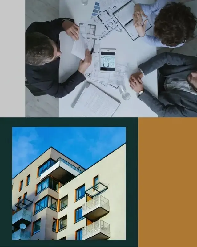 Réunion de travail vue de dessus autour de plans d'immeuble, et façade d'une résidence récente